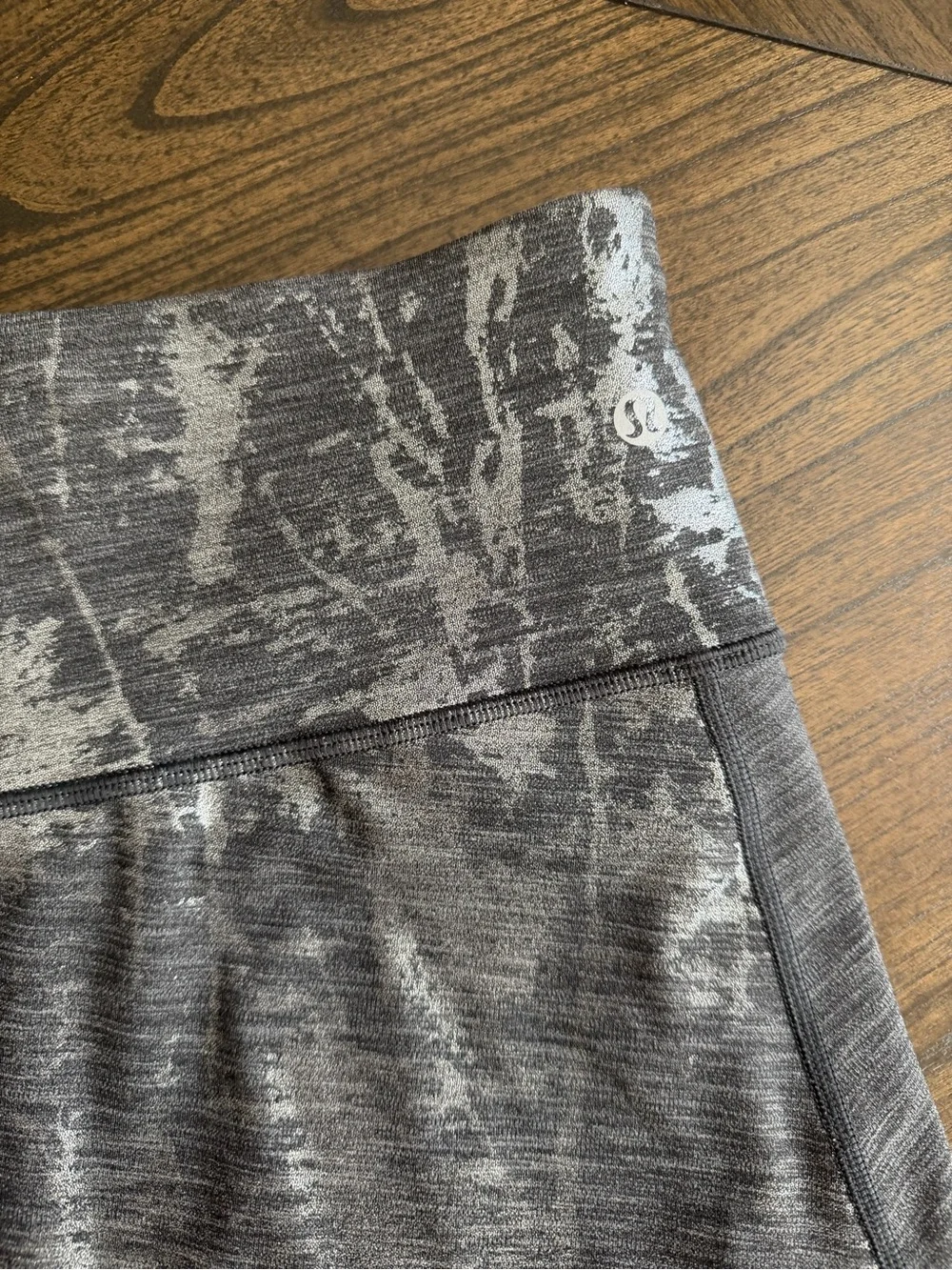 Women’s Lululemon Gray Metallic Active Leggings